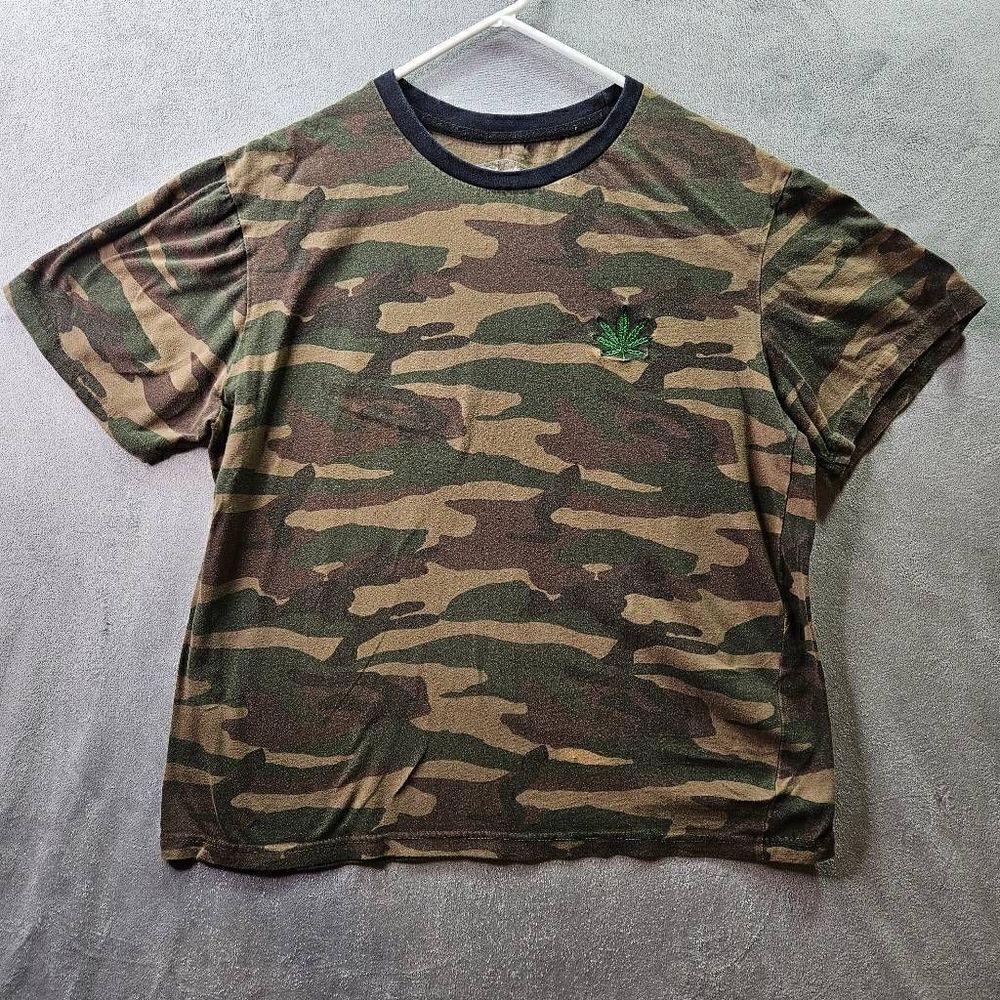 Eighty Eight Shirt Mens Medium Camo Cannabis 420 Day Leaf Short Sleeve Tee